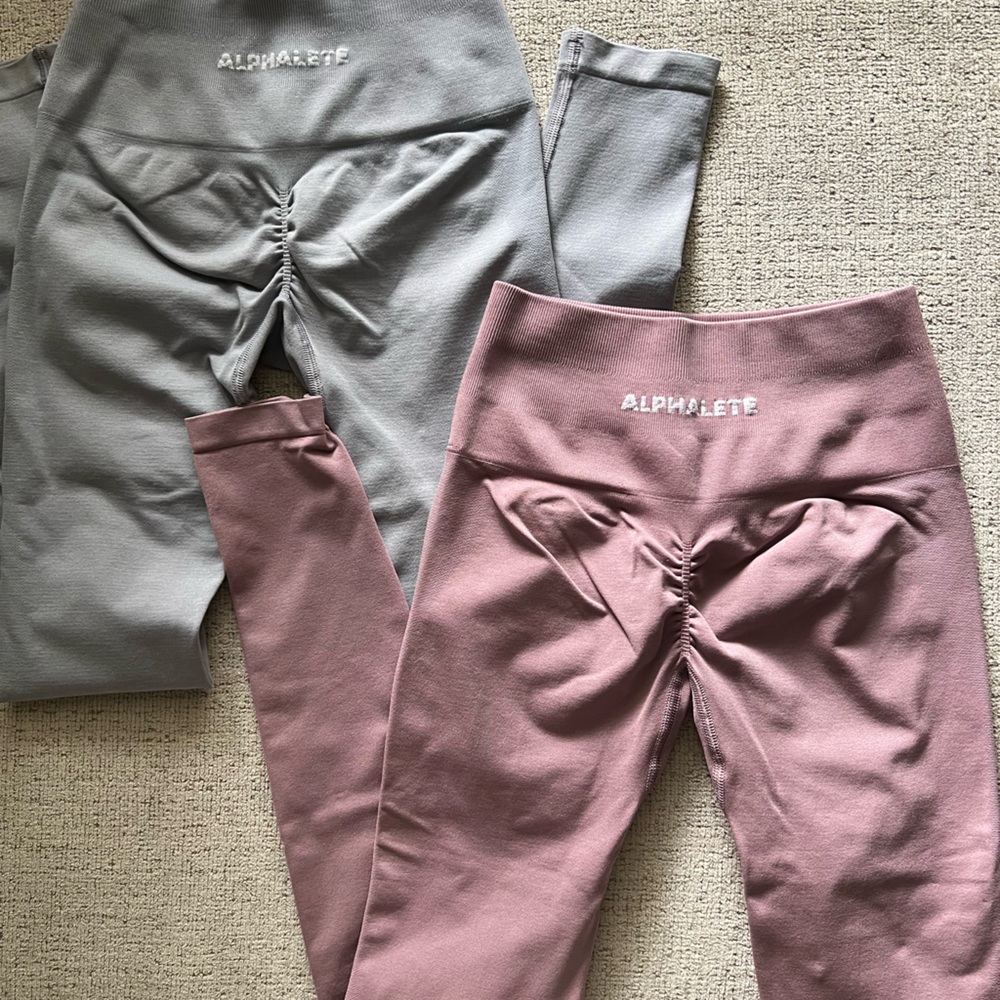 Alphalete Amplify Leggings in Mauve and Gray